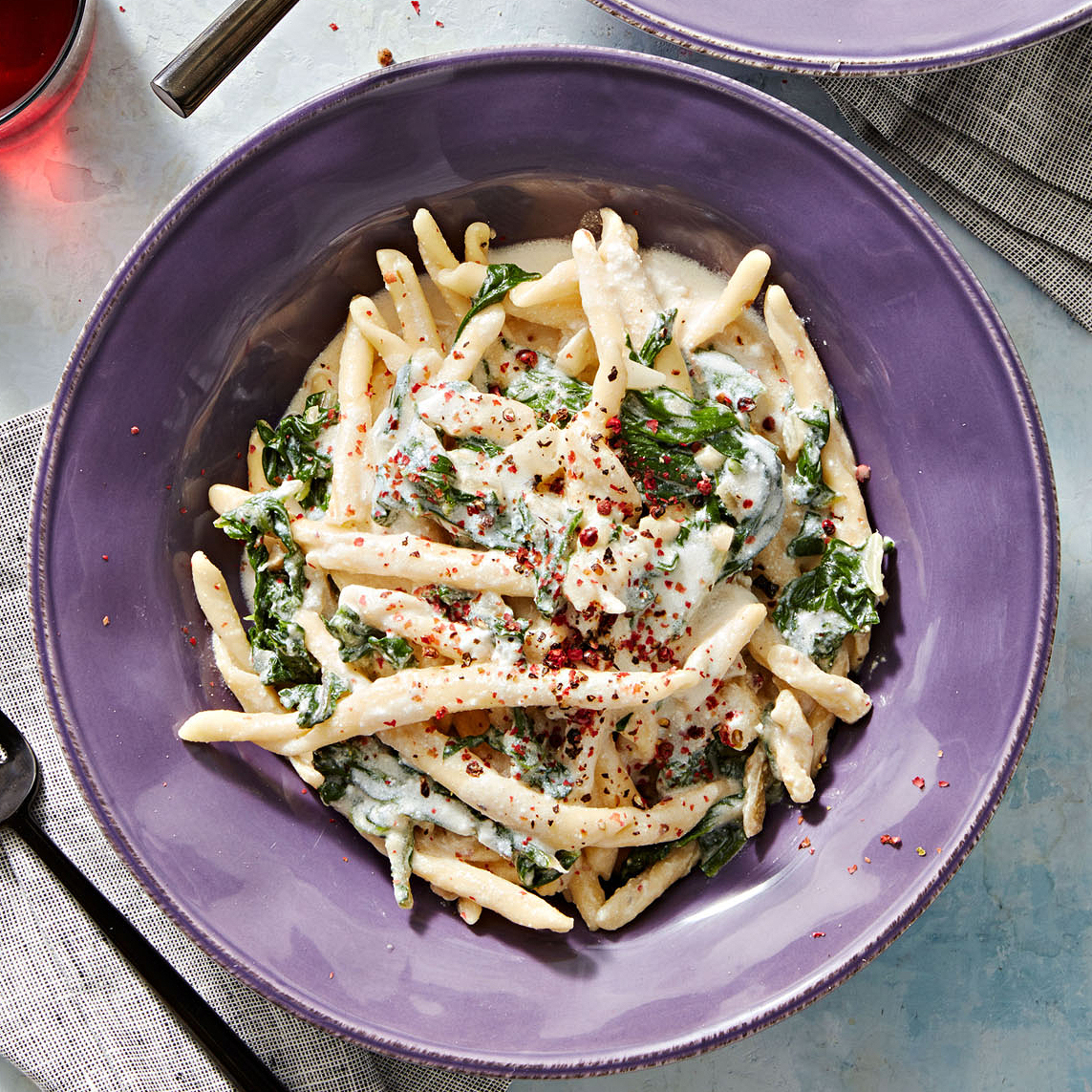 Rachael Ray's Cacio e Pepe Mac 'n' Cheese with Chard