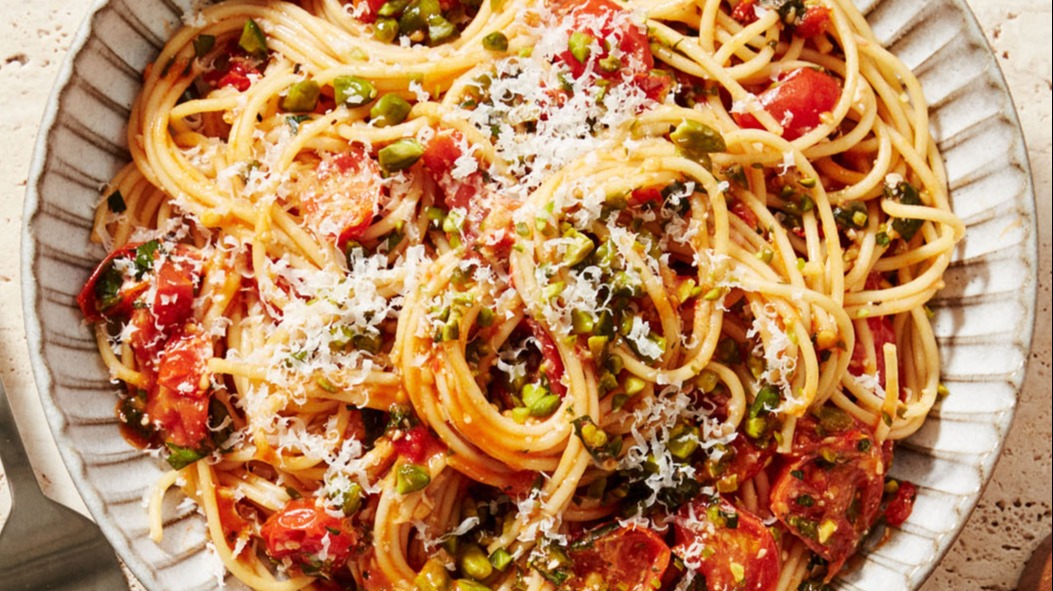 Sicilian Spaghetti with Cherry Tomatoes And Pistachios Recipe | Rachael Ray