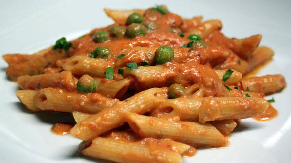 Penne with Vodka Sauce, Pearl Onions and Peas