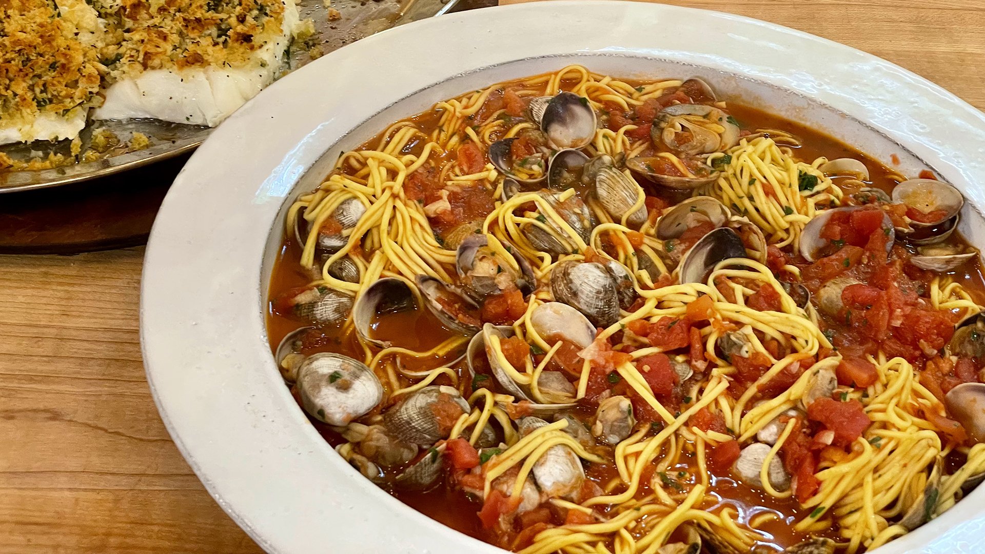 Simple Seafood Lover's Supper:  Spaghetti or Linguini with Red Clam...