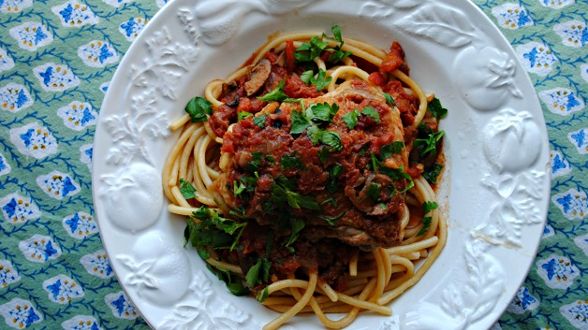 Cacciatore Chicken Thighs with Whole Grain Pasta