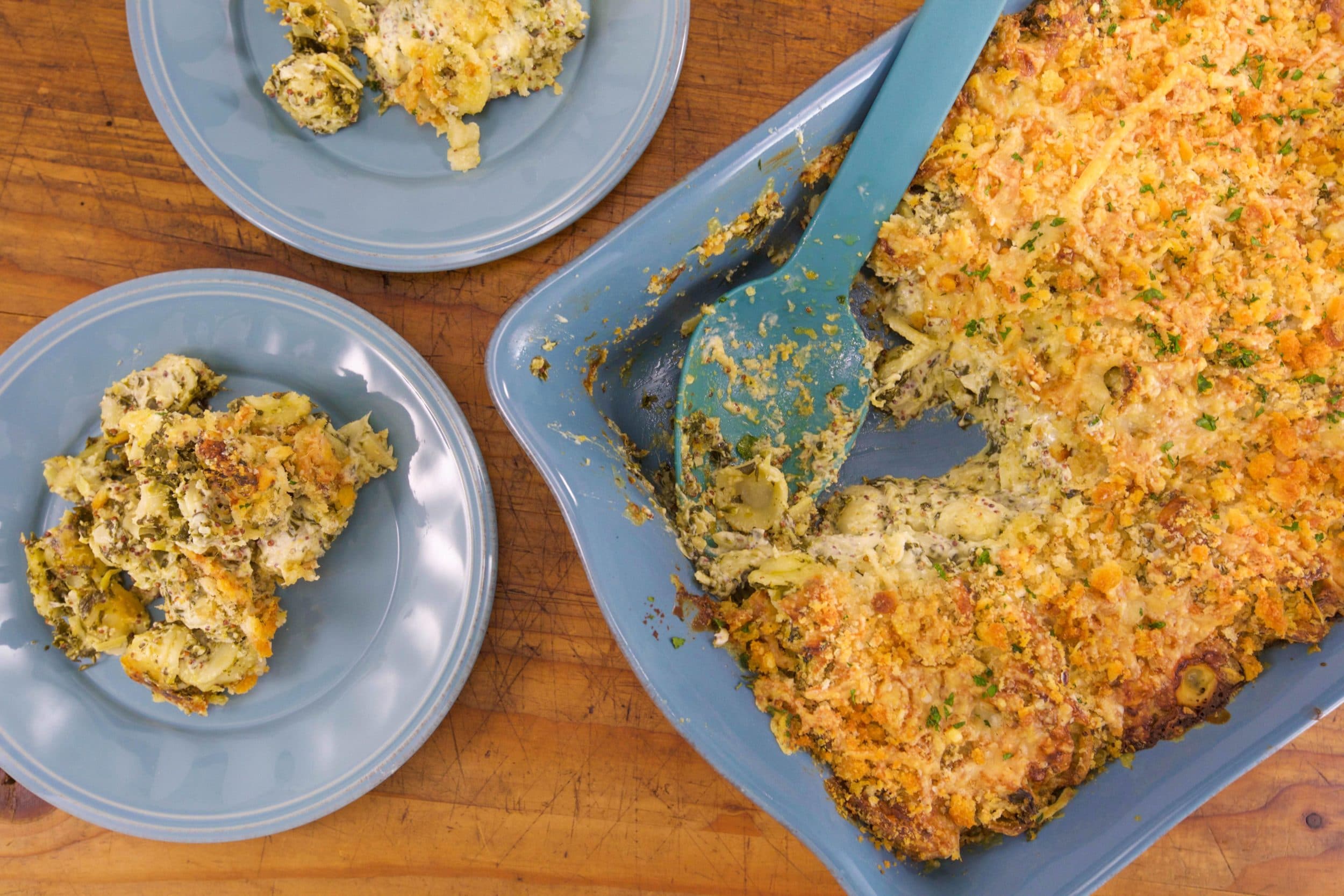 Spinach and Artichoke Mac and Cheese with Garlic Bread Breadcrumbs