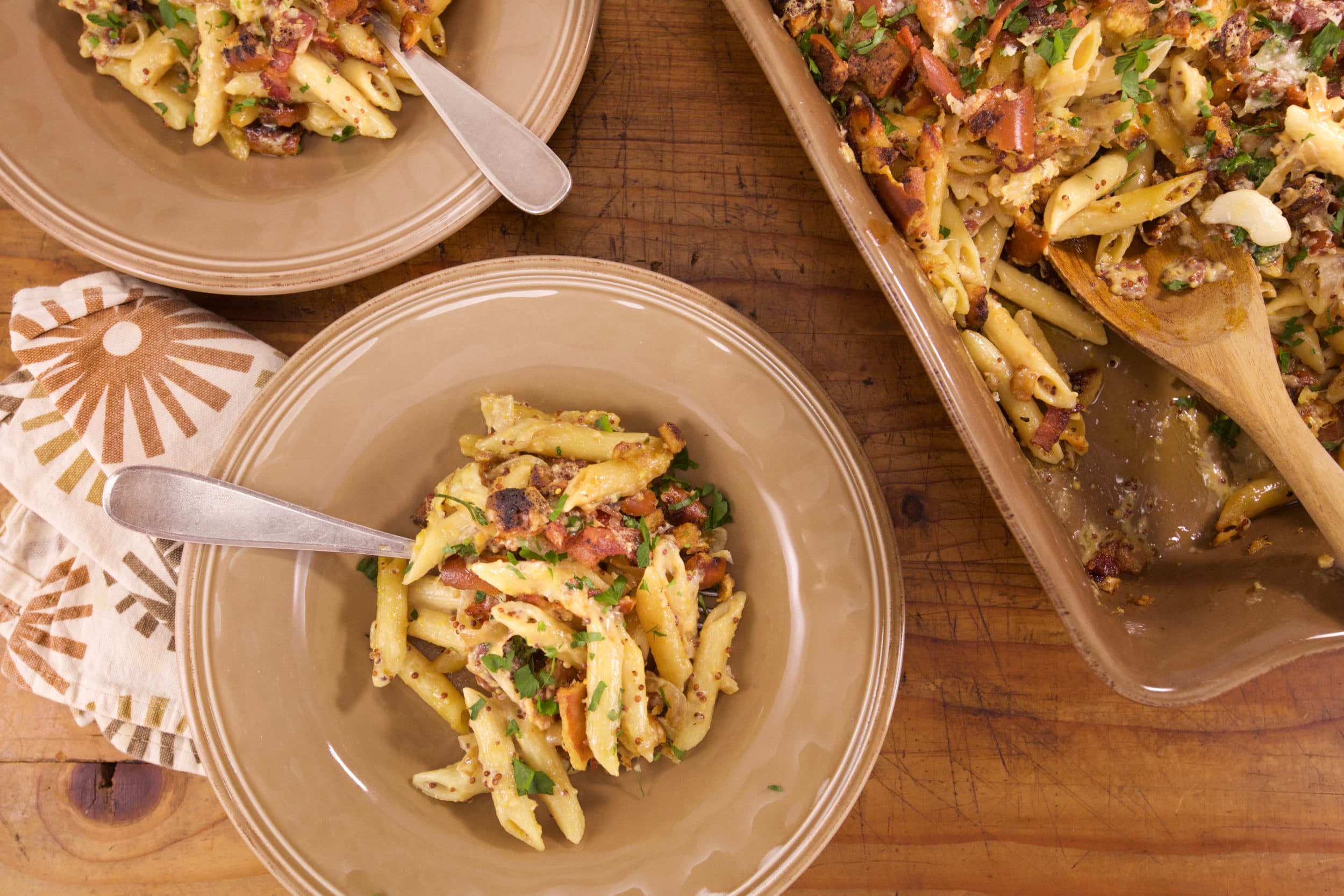 Mac, Cheese, Bacon, Onions and Beer with Buffalo-Mustard Pretzel Topping