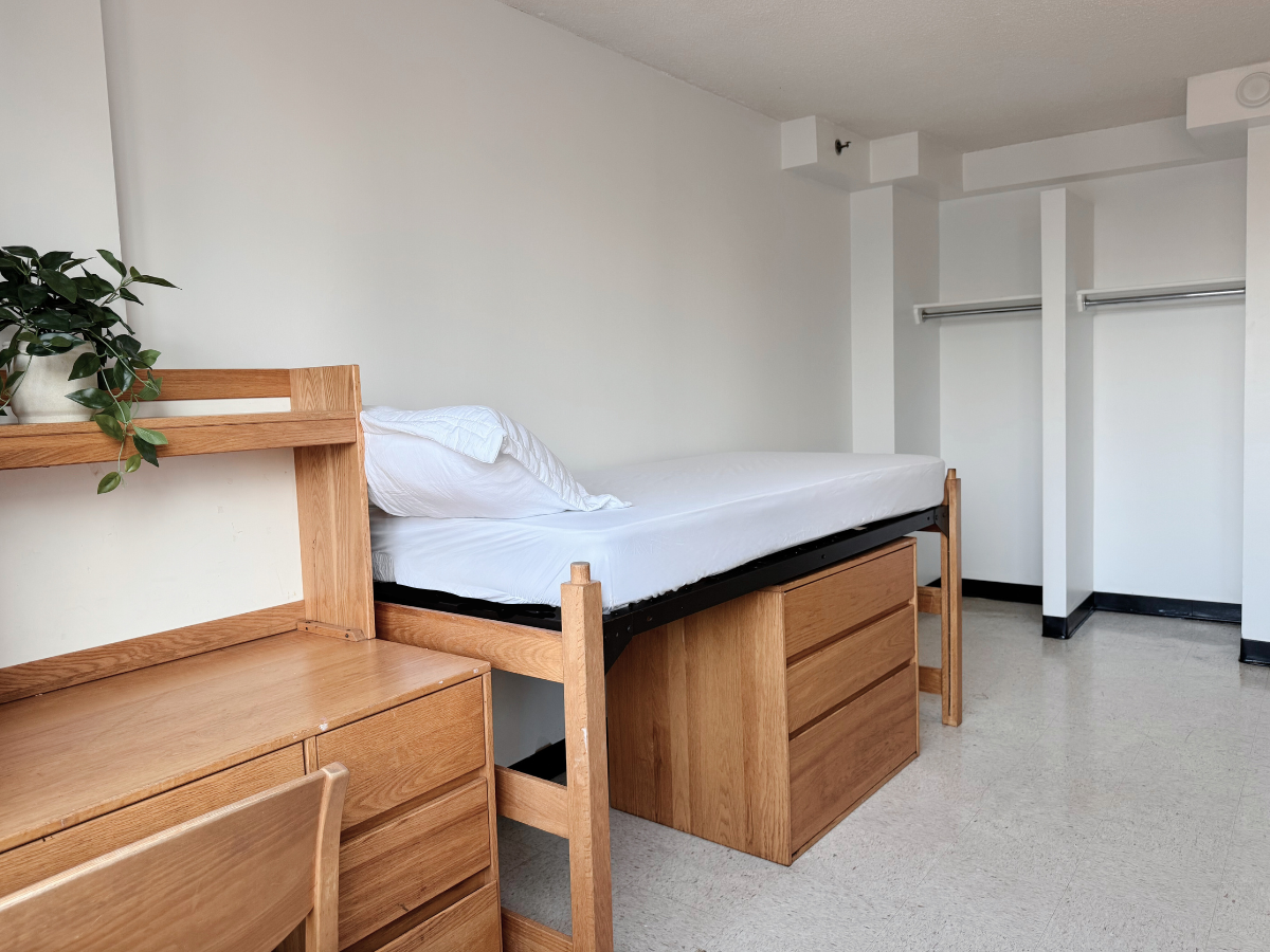 Marymount - Sample Double Room + Closets