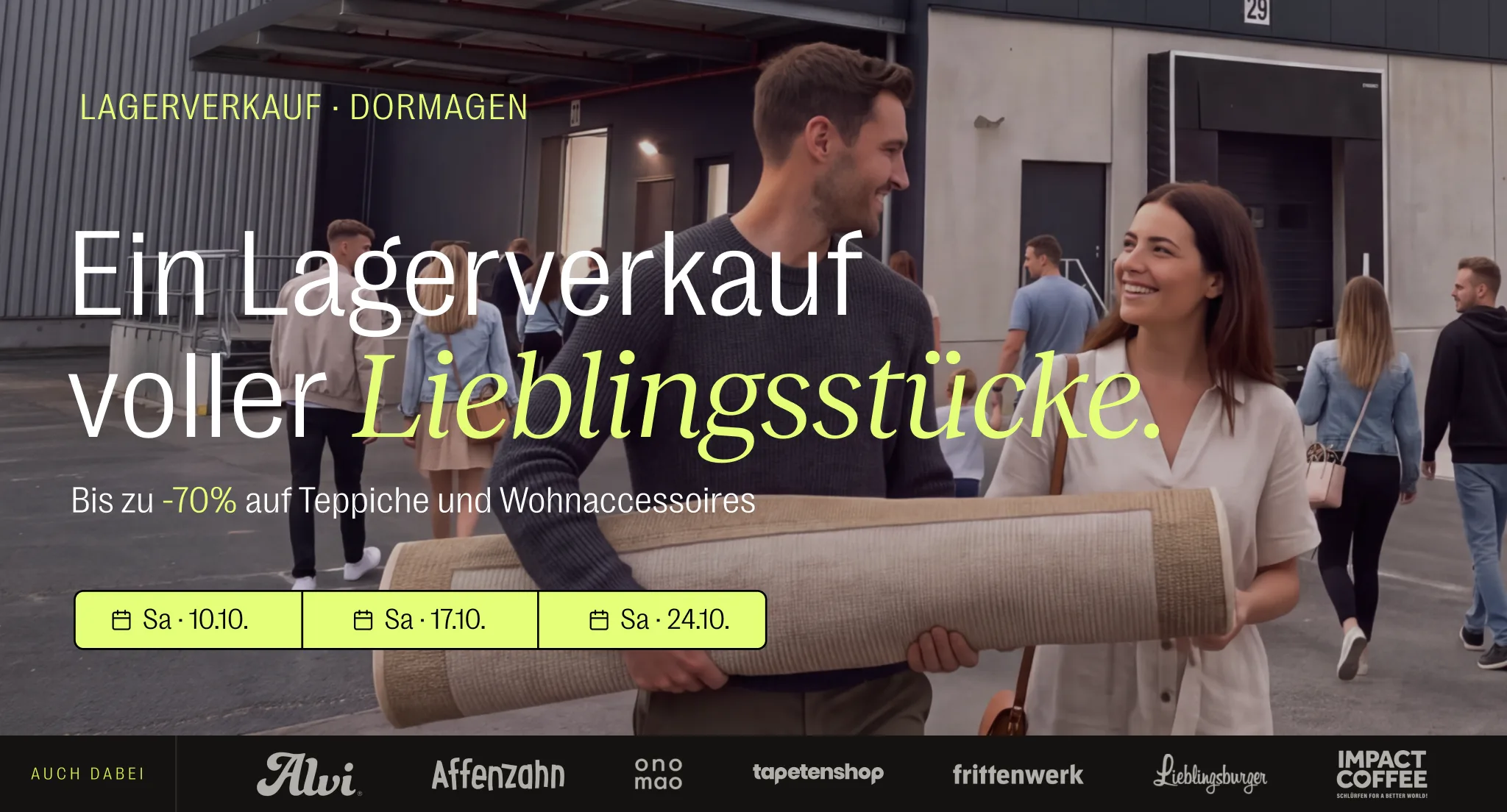 Werbebanner für den benuta Lagerverkauf in Dormagen: Zwei Personen tragen gemeinsam einen Teppich vor dem Lagergebäude. Text im Bild: „Ein Lagerverkauf voller Lieblingsstücke – Bis zu -70% auf Teppiche und Wohnaccessoires“, Termine 10., 17. und 24. Oktober.