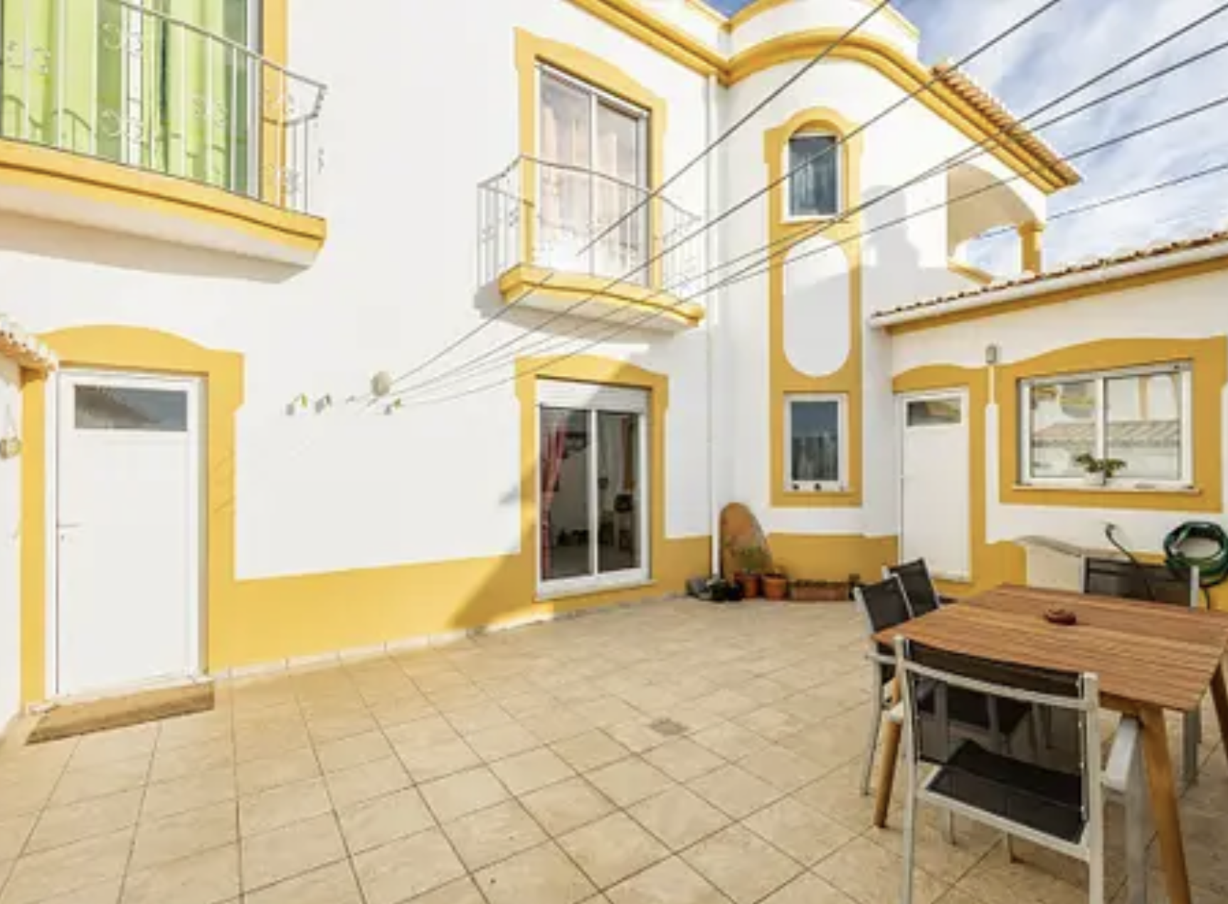 Local Guesthouse Coliving