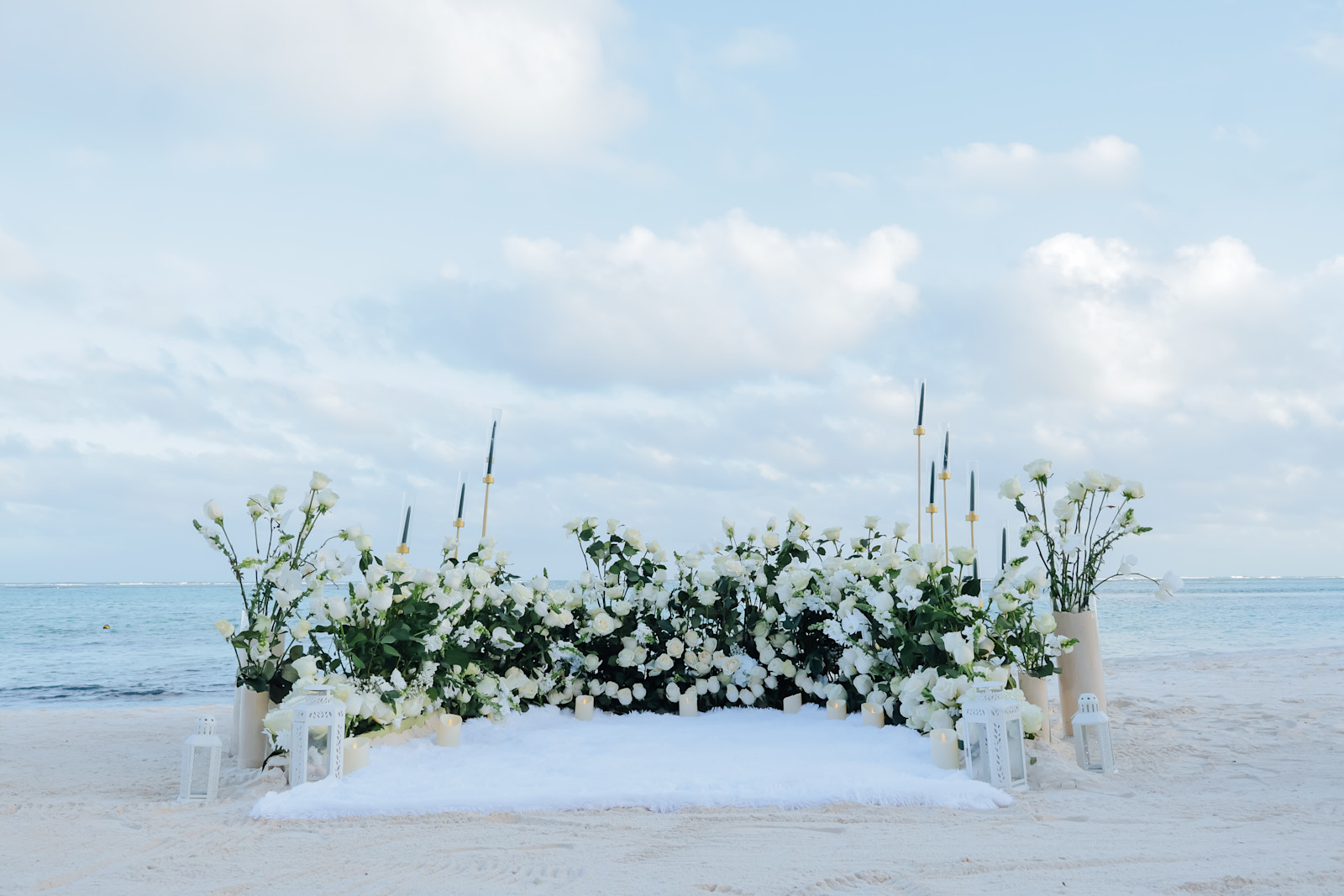 White Serenity: detalhe da montagem 5 em uma praia privativa de Uvero Alto, Punta Cana.