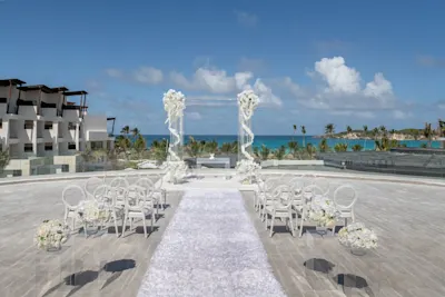 El cargo oculto por montaje en Dreams Macao Beach: la tarifa de boda en Punta Cana que nadie te advierte