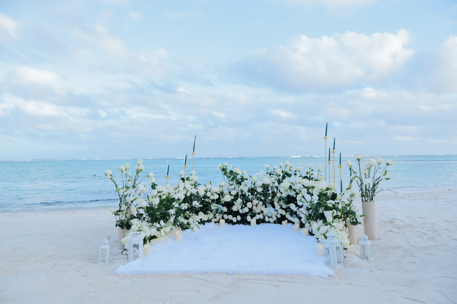 White Serenity: detalhe da montagem 3 em uma praia privativa de Uvero Alto, Punta Cana.