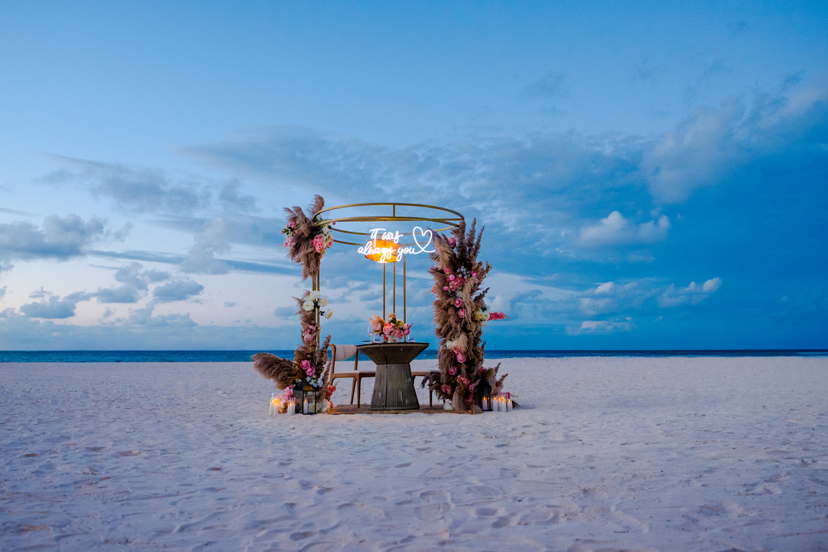 Cozy Love : décoration principale 1 sur une plage privée d’Uvero Alto, Punta Cana.