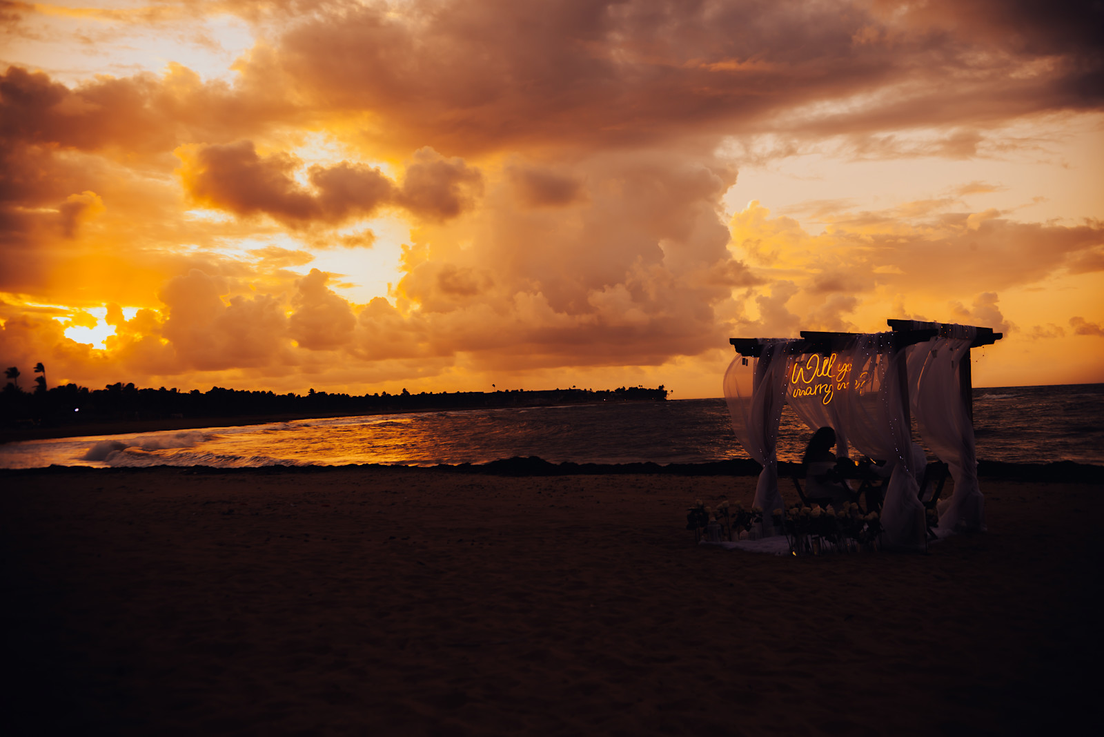 Romantic Hoopa : détail de l’installation 1 sur une plage privée d’Uvero Alto, Punta Cana.