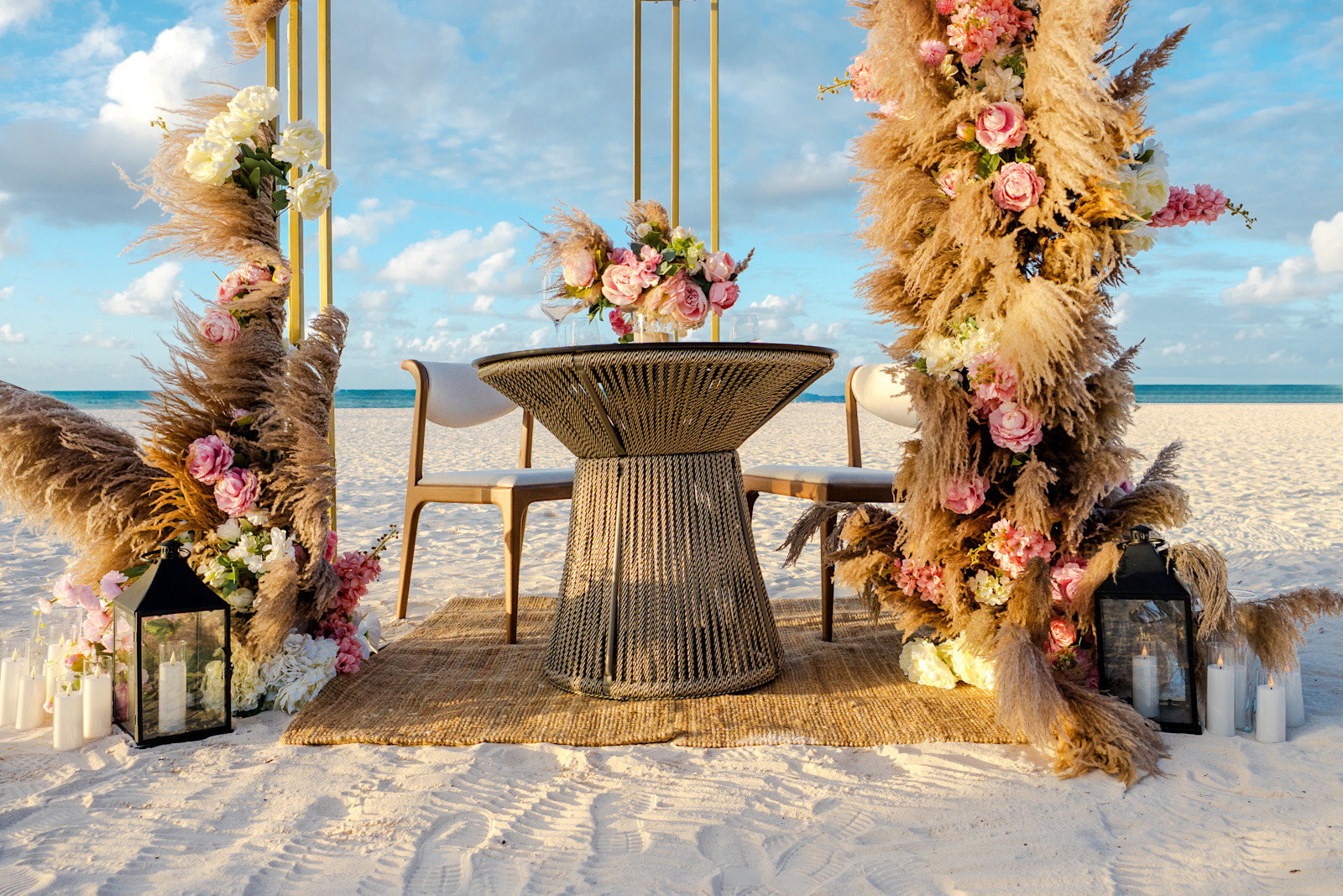 Cozy Love : détail de l’installation 3 sur une plage privée d’Uvero Alto, Punta Cana.
