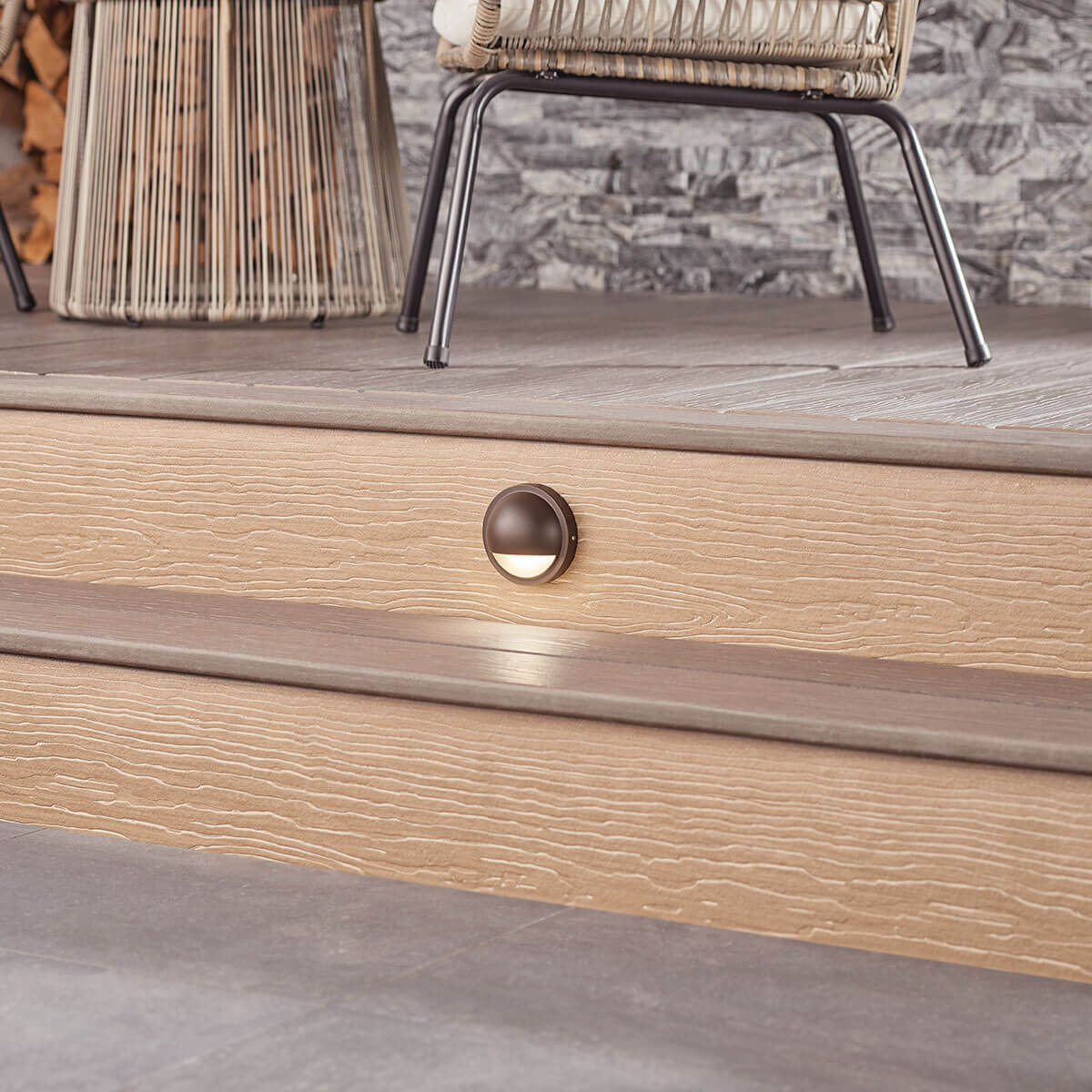 exterior-15764azt27r-mid-day-