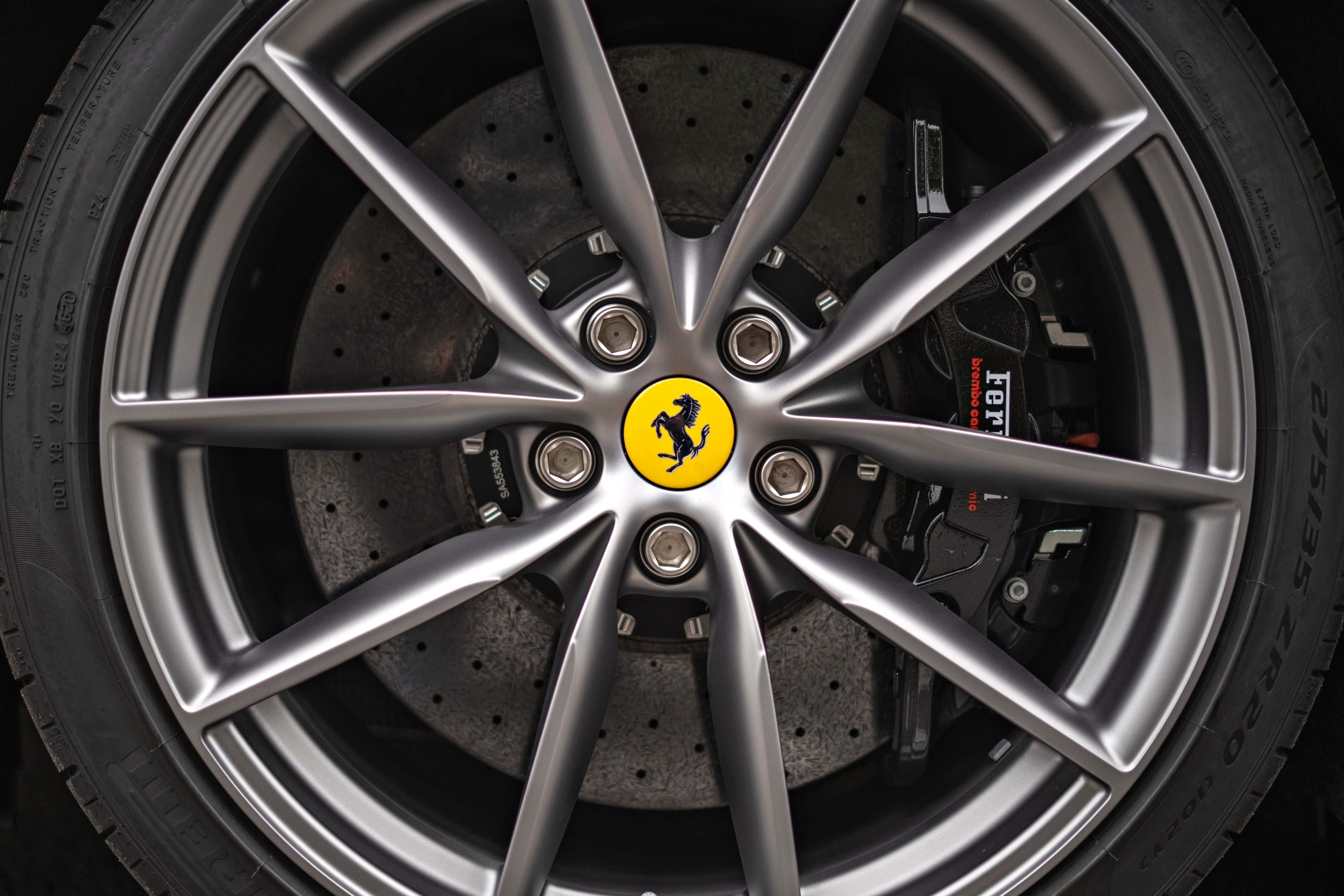 Ferrari 812 GTS.