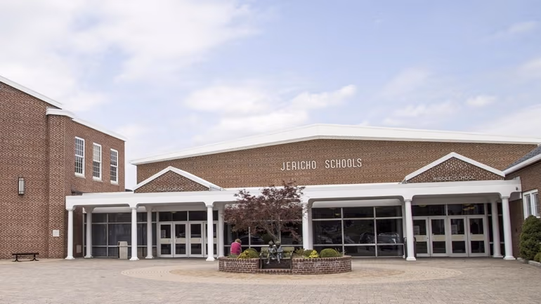 Top School Districts on Long Island for New Home Buyers