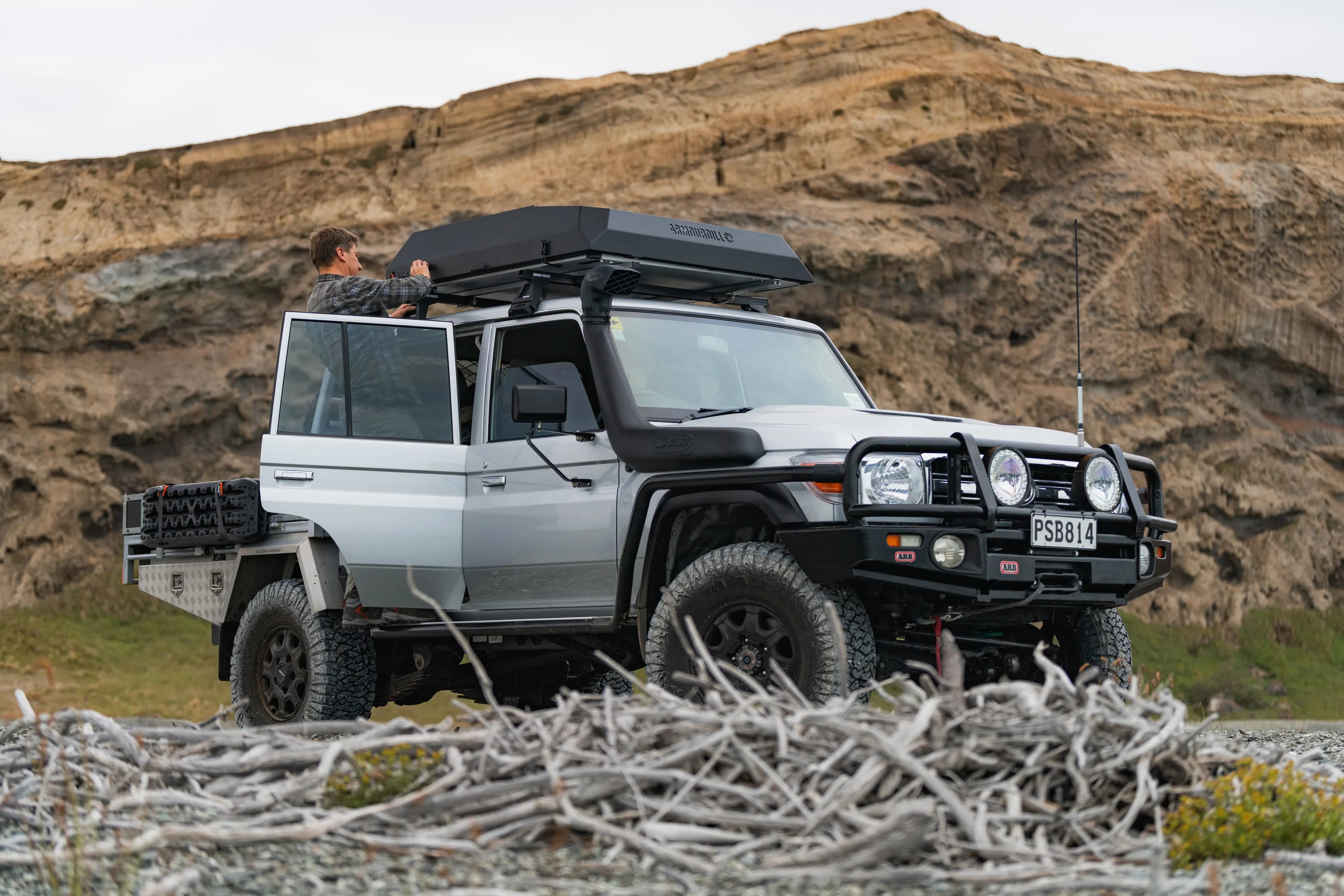 Hard Shell vs Soft Shell Rooftop Tents: Which Is Better?