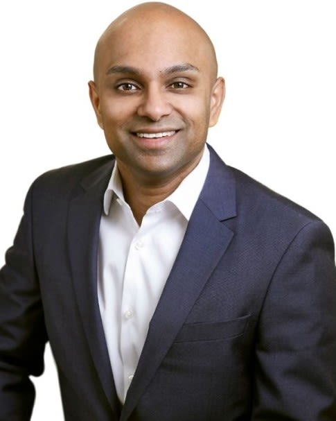 Head shot of Muthu Chandrasekaran, Vice President, Revenue and Growth 