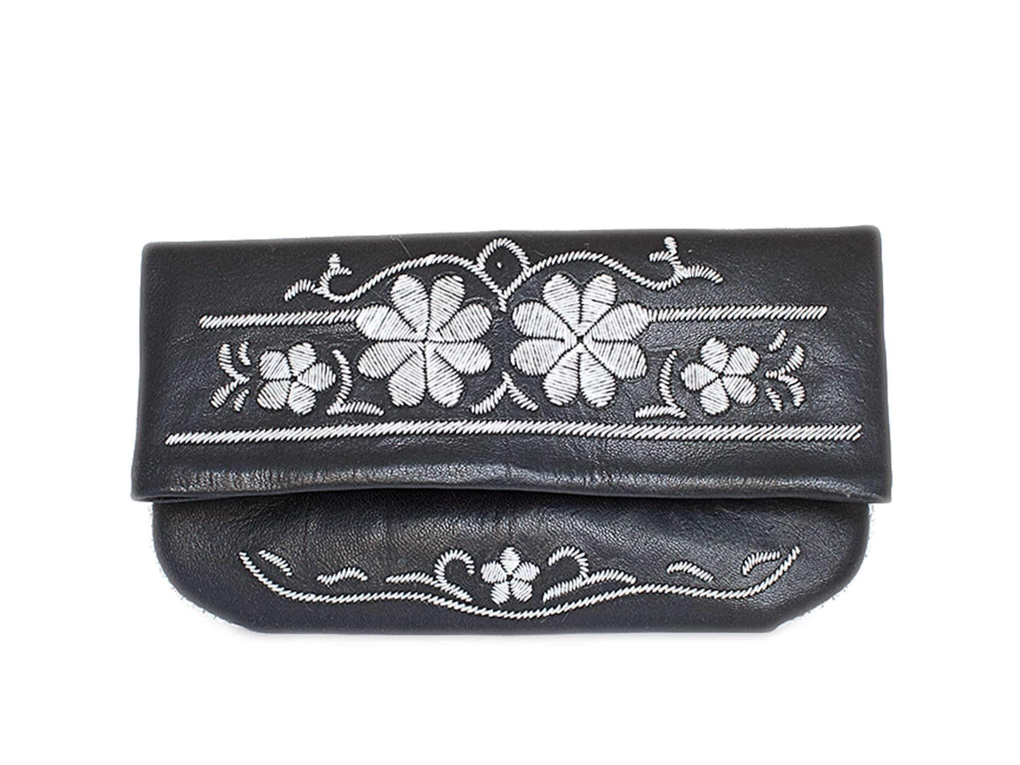 FlowerClutch Blacksilver Front