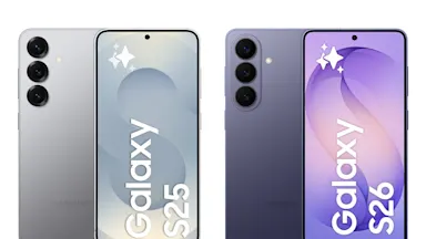 Galaxy S25 i silver och Galaxy S26 i lila, med tre kameror och skärmar med stjärnmönster.