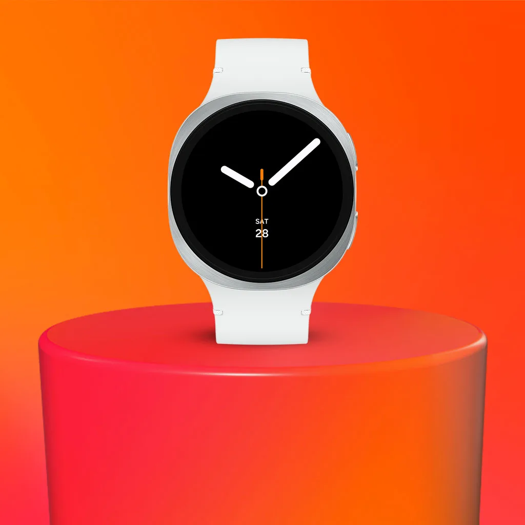 En vit Galaxy watch 8 mot orange bakgrund