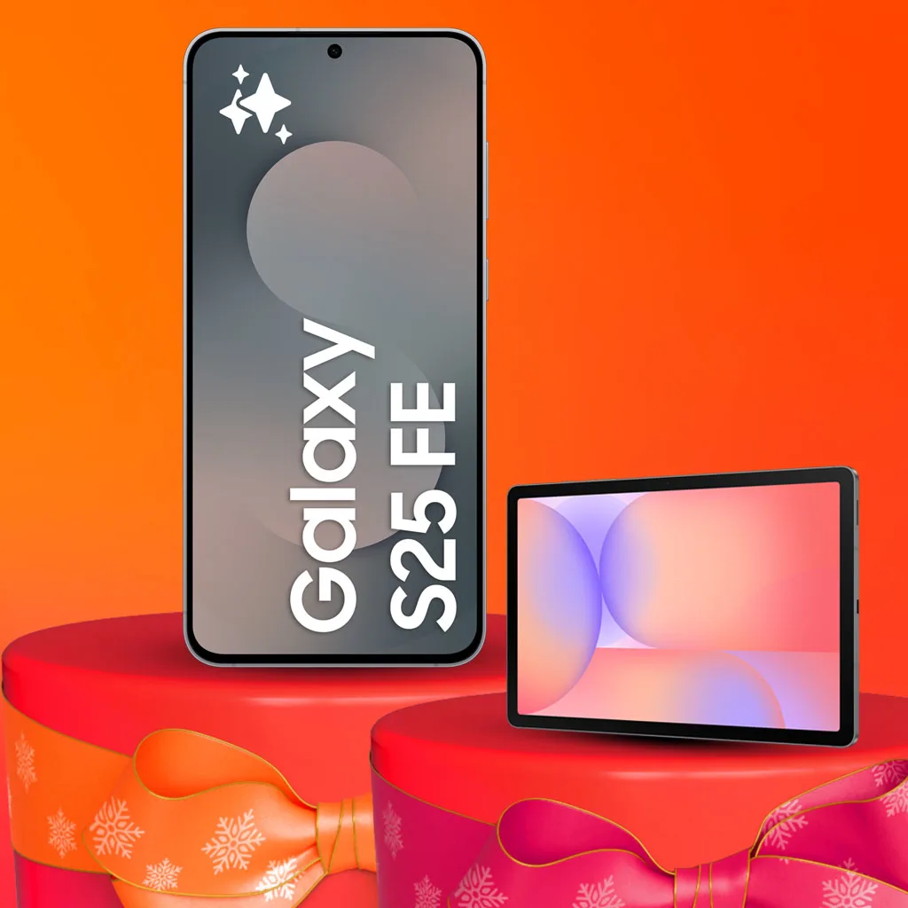 Smartphone och surfplatta på röda presentaskar med orange bakgrund. Texten "Galaxy S25 FE" syns på telefonens skärm.