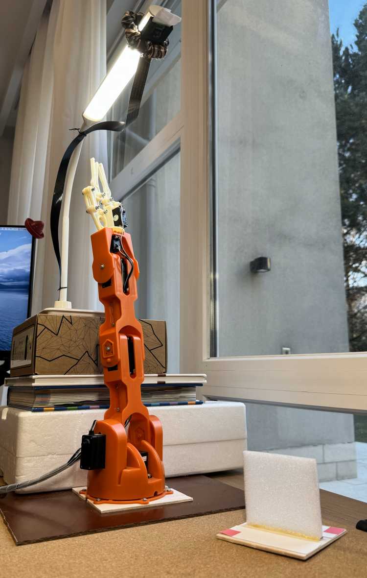 #1 photo of Object Tracking Robotic Arm