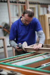 Herstellung der Holzfenster bei Sorpetaler Fensterbau