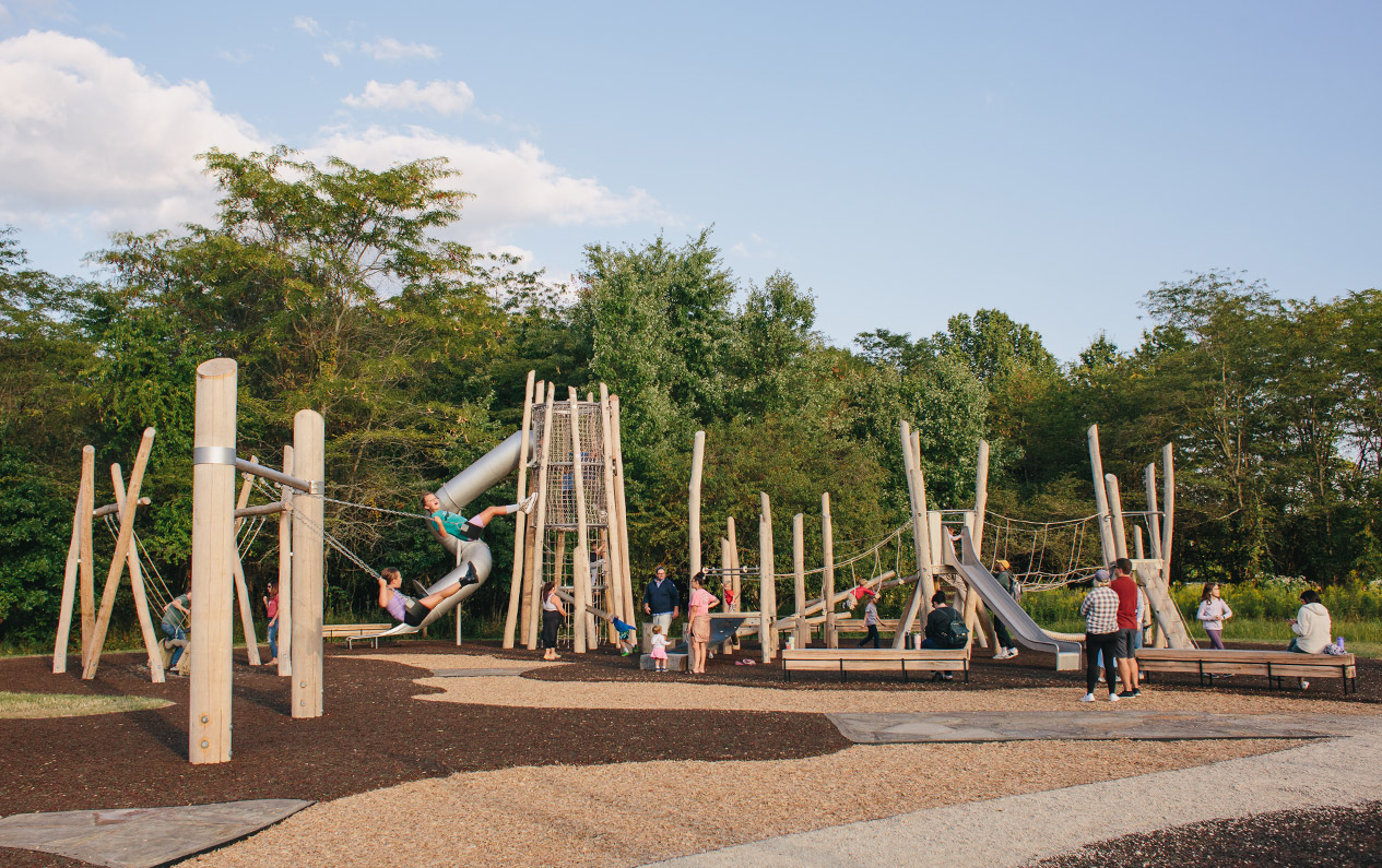 earthscape-tall-timber-tower-log-jam-spiral-slide - Earthscape Play