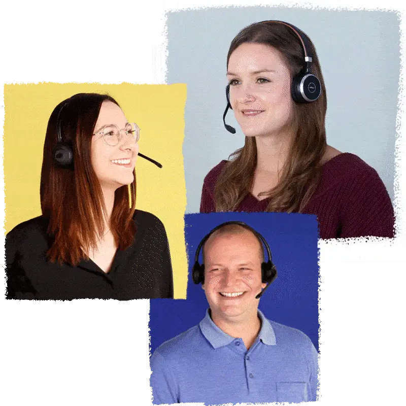 Drei Personen, die Headsets tragen und lächeln, jede vor einem andersfarbigen Hintergrund: gelb, hellblau und dunkelblau. Sie scheinen ein virtuelles Gespräch oder einen Anruf zu führen.