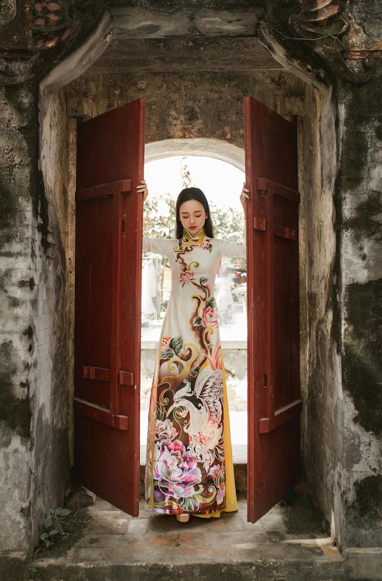 Cover Image: Colorful Áo Dài 