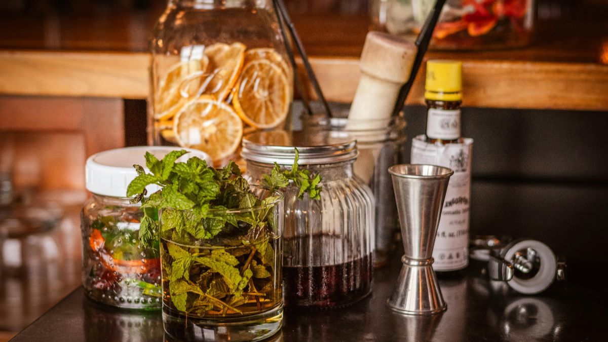 CocktailIngredients_Hero_1200x675_JPEG_AltText