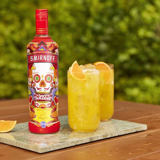 Imagen de un cóctel de Smirnoff Spicy Orange