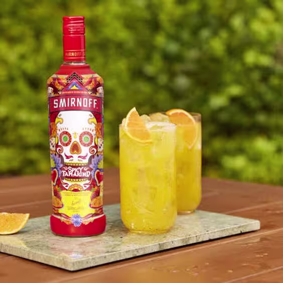 Imagen de un cóctel de Smirnoff Spicy Orange