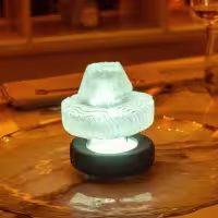 Lámpara blanca encendida
