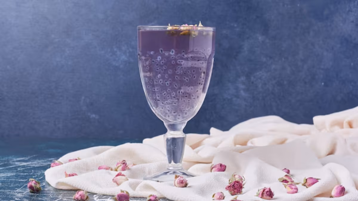 The Ultimate Guide To Growing And Using Lavender In Drinks - image 1