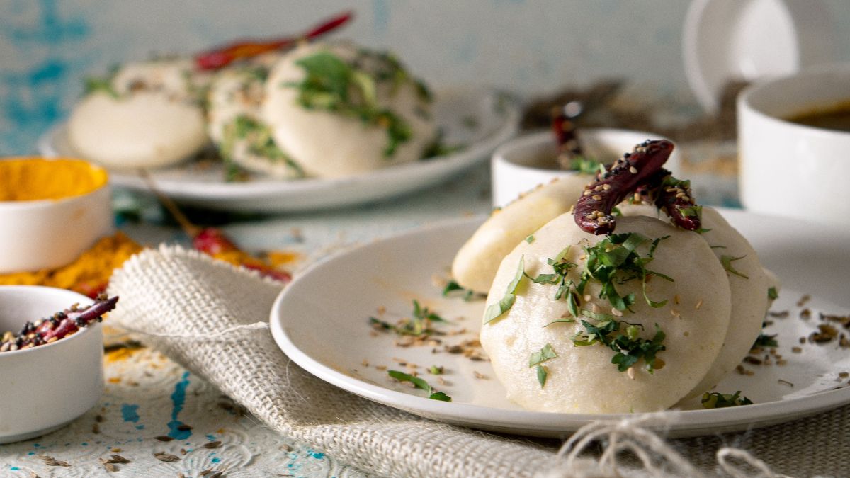 Cocktail Idli Pairings For Brunch: 5 Summer Cocktails That Work With The Classic South Indian Dish_HeroImage_AltText