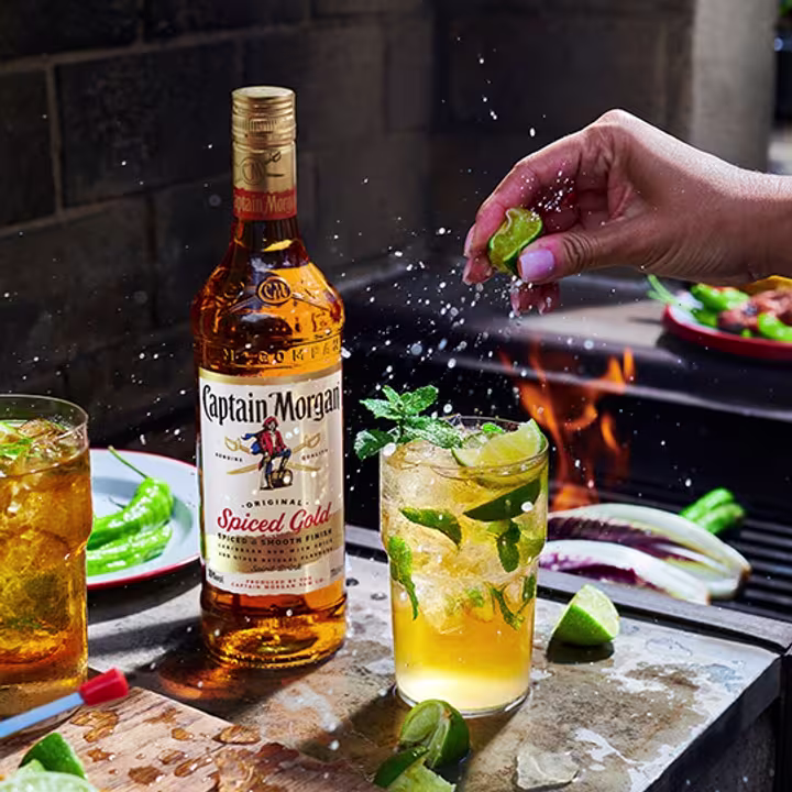 Captain Morgan Original Spiced Gold Rum-Based Spirit Drink making drink