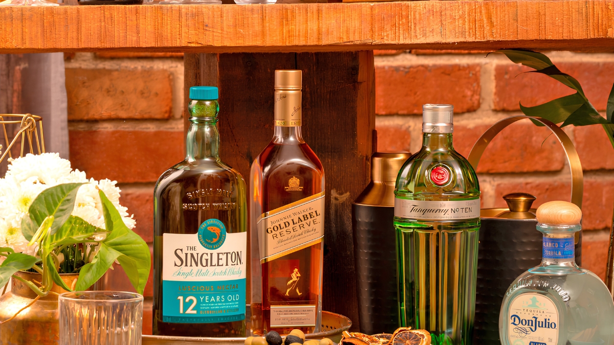 Best Alcohol For Monsoon Cocktails: From Dark Rums To Clean Spirits, Here's How To Use Them_HeroImage_AltText