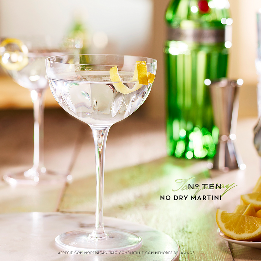 Cóctel martini clásico 