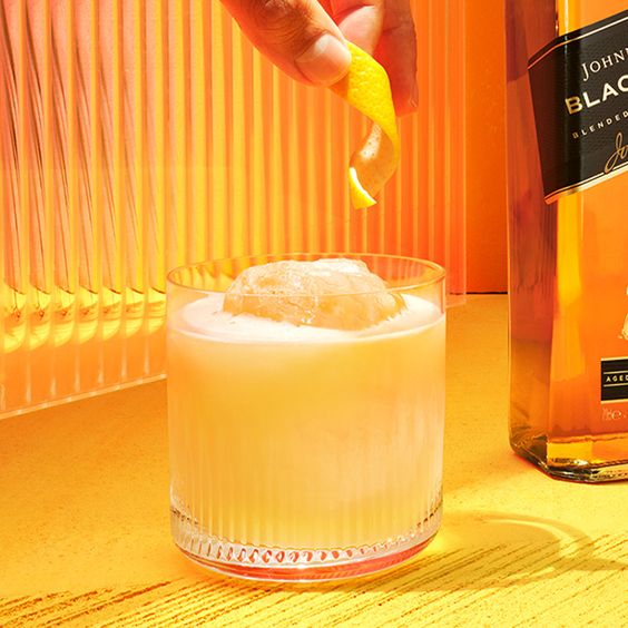 johnnie walker gold rush koktel
