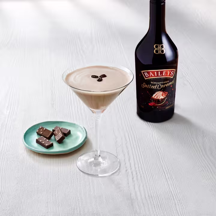 Baileys Salted Caramel Martini Lifestyle F22 Q1 Digital Asset 2000x2000