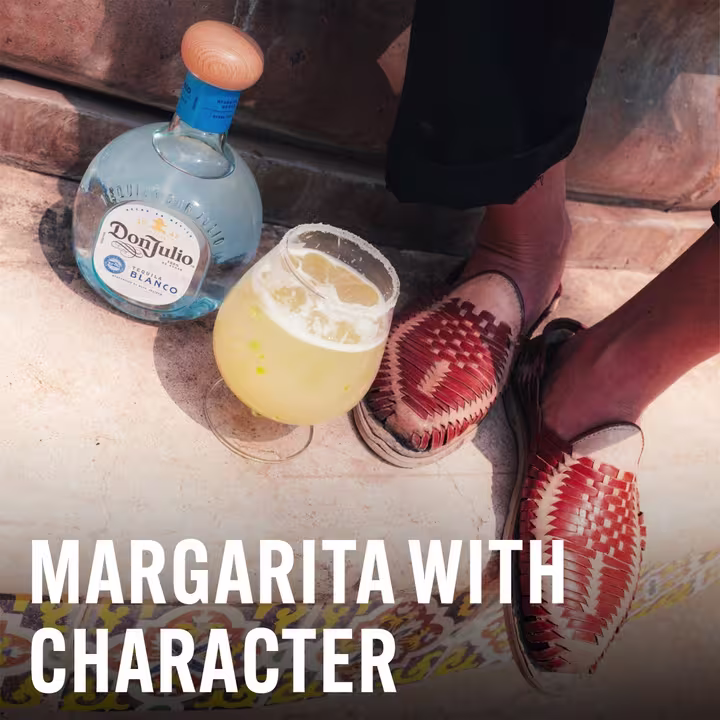 Don Julio Blanco Tequila servește