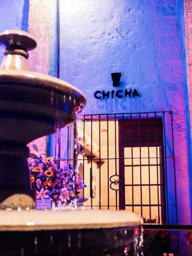 Fila de vasos de cerveza