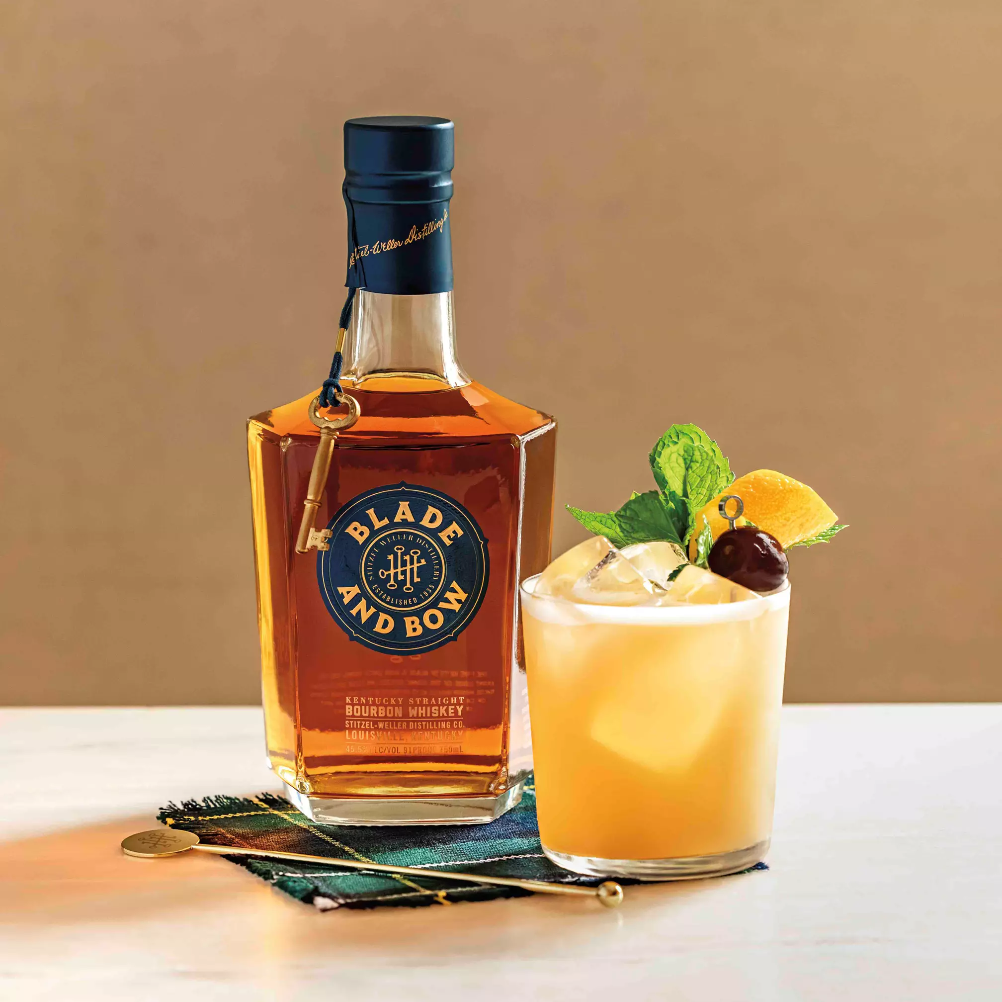 Blade & Bow Kentucky Straight Bourbon Whiskey | The Bar US