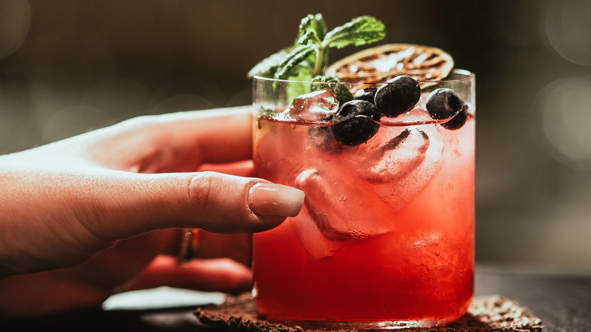 Beyond The Honey Deuce, 5 Tennis Cocktails To Serve This Match Season_HeroImage_AltText