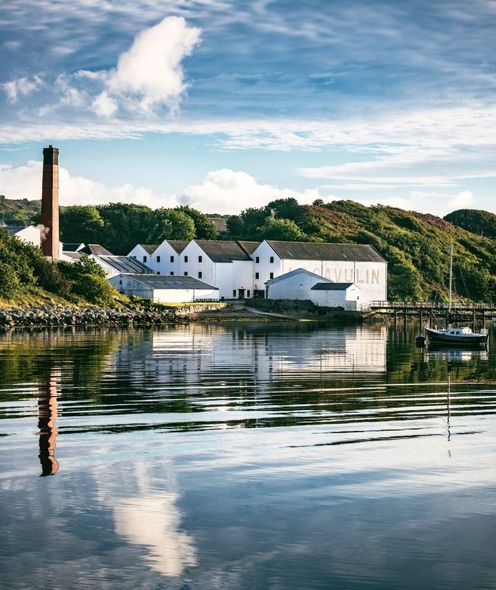 lagavulin distillery