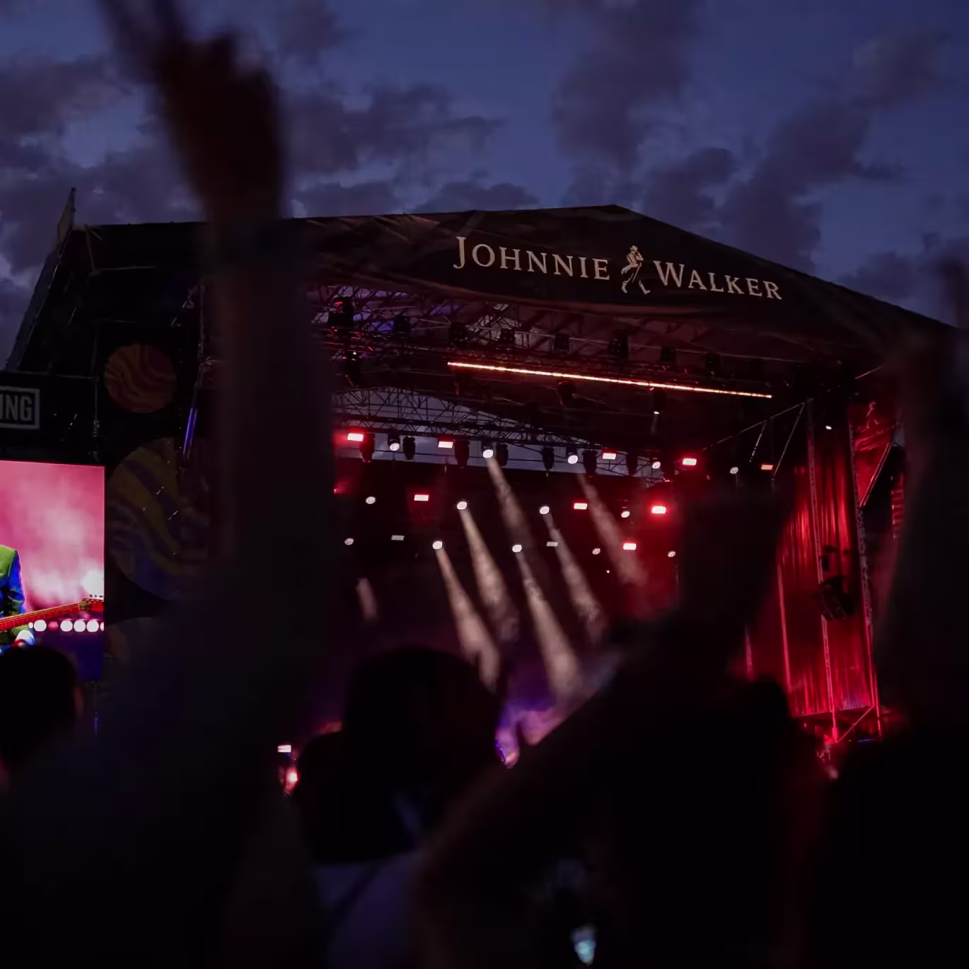 ¡Gana un abono VIP doble para el Festival Río Babel 2026! Vive a Katy Perry, Amaia y The Offspring en Madrid con Johnnie Walker. ¡Participa ya!