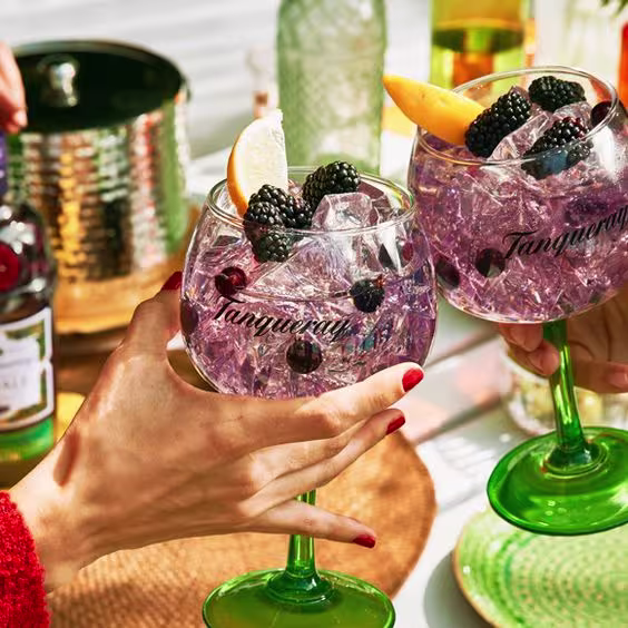 Cócteles Tanqueray Royale