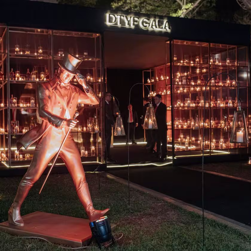 Entrada de la gala Don't Tell Your Friends en el Parque de la Exposición de Lima.