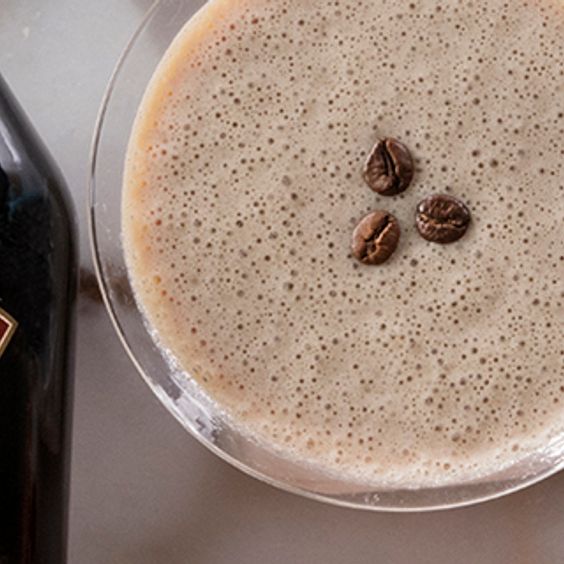 Encuentra el cóctel de café que más va contigo